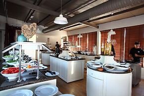 DoubleTree by Hilton Bodrum Marina Vista