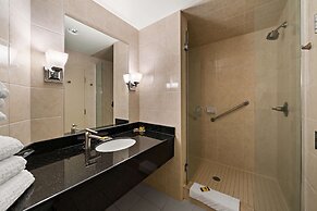 Best Western Plus Orangeville Inn & Suites