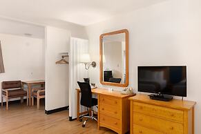 Skylark Shores Resort