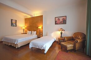 Rembrandt Hotel