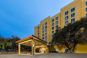 La Quinta Inn & Suites by Wyndham San Antonio Medical Ctr NW