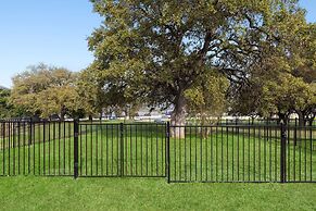 La Quinta Inn & Suites by Wyndham San Antonio Medical Ctr NW