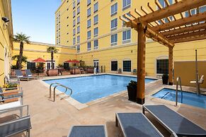 La Quinta Inn & Suites by Wyndham San Antonio Medical Ctr NW