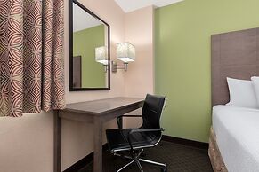 La Quinta Inn & Suites by Wyndham San Antonio Medical Ctr NW