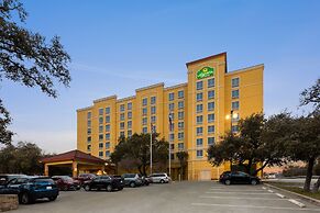 La Quinta Inn & Suites by Wyndham San Antonio Medical Ctr NW