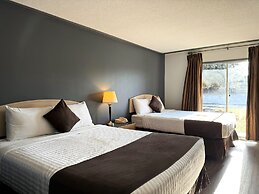 Divya Sutra Plaza and Conference Centre, Vernon, BC