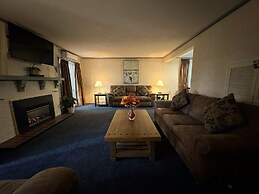 Divya Sutra Plaza and Conference Centre, Vernon, BC