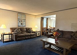 Divya Sutra Plaza and Conference Centre, Vernon, BC