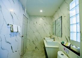 Phuket Airport Hotel