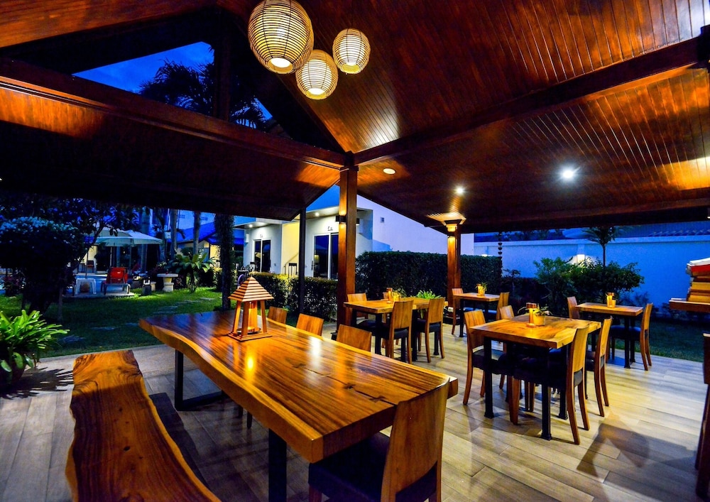 Phuket Airport Hotel
