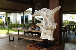 Phuket Airport Hotel