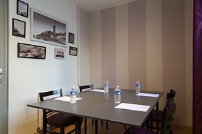 Logis Hôtel Au Chêne Vert