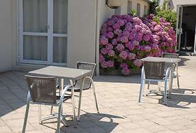 Logis Hôtel Au Chêne Vert