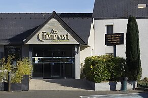 Logis Hôtel Au Chêne Vert