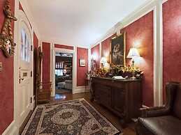 10 Fitch Luxurious Romantic Inn