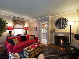 10 Fitch Luxurious Romantic Inn