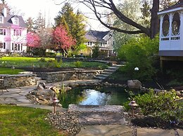 10 Fitch Luxurious Romantic Inn