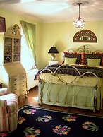 10 Fitch Luxurious Romantic Inn