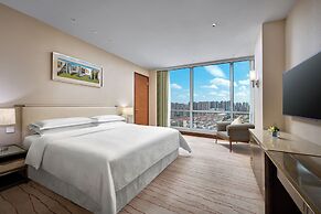 Four Points by Sheraton Shanghai, Daning