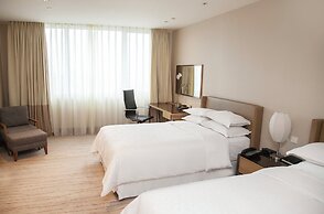 Four Points by Sheraton Shanghai, Daning