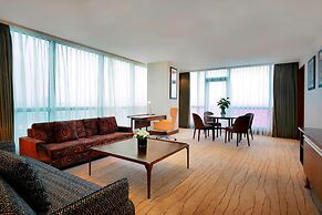 Four Points by Sheraton Shanghai, Daning