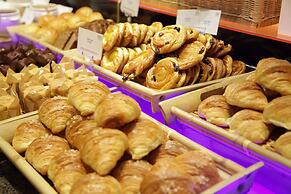 Four Points by Sheraton Shanghai, Daning