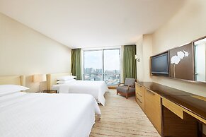 Four Points by Sheraton Shanghai, Daning