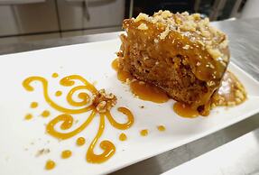 Executive House Suites Hotel & Conference Centre