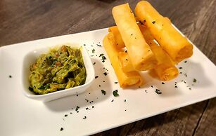 Executive House Suites Hotel & Conference Centre