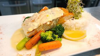 Executive House Suites Hotel & Conference Centre