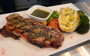 Executive House Suites Hotel & Conference Centre