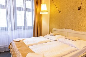 Sir Toby's Midtown - Hostel