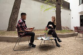 Sir Toby's Midtown - Hostel