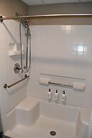 Cobblestone Inn & Suites - Trenton