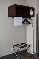 Cobblestone Inn & Suites - Trenton