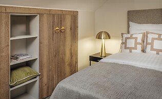 Hotel Maestro by Adrez