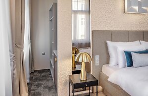 Hotel Maestro by Adrez