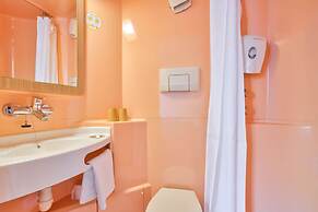 Premiere Classe Paris Ouest - Pont De Suresnes