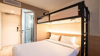 Premiere Classe Paris Ouest - Pont De Suresnes