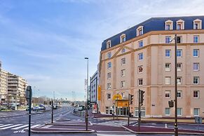 Premiere Classe Paris Ouest - Pont De Suresnes