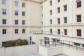 Premiere Classe Paris Ouest - Pont De Suresnes
