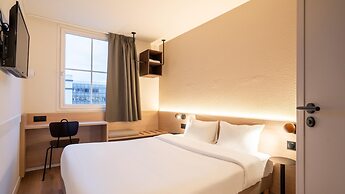 Premiere Classe Paris Ouest - Pont De Suresnes