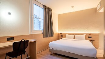 Premiere Classe Paris Ouest - Pont De Suresnes