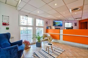 Premiere Classe Paris Ouest - Pont De Suresnes