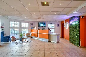 Premiere Classe Paris Ouest - Pont De Suresnes