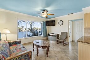 Bay Palms Waterfront Resort - Hotel and Marina