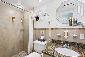 Bay Palms Waterfront Resort - Hotel and Marina