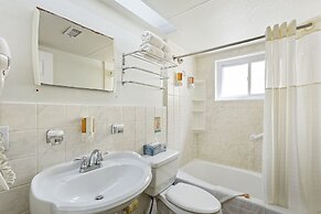 Bay Palms Waterfront Resort - Hotel and Marina