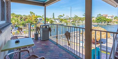 Bay Palms Waterfront Resort - Hotel and Marina