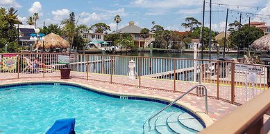 Bay Palms Waterfront Resort - Hotel and Marina